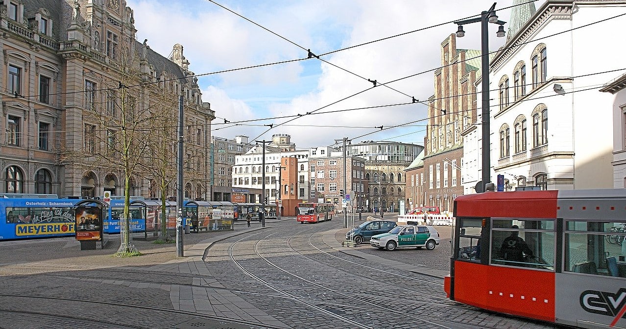 Faustschlag ins Gesicht: Mann attackiert trans Frau in der Bremer Innenstadt
