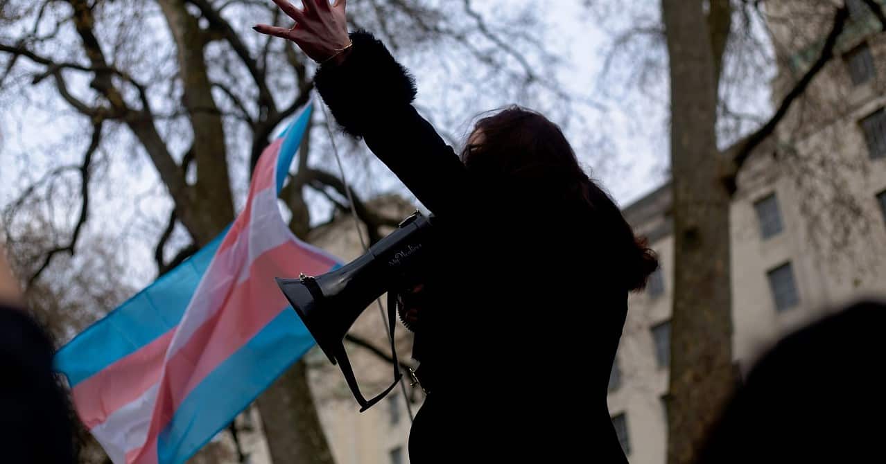 Wie der trans Aktivismus Mitte der 1980er Jahre seine Fahrt aufnahm