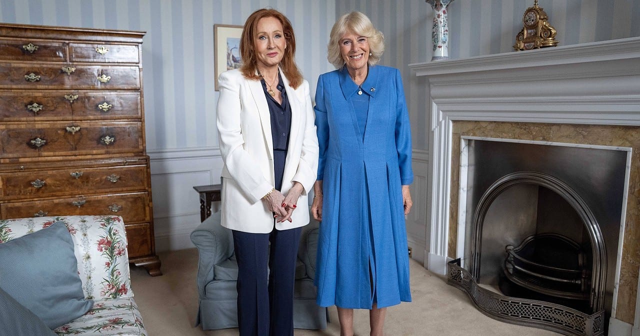 Königin Camilla: Treffen mit transfeindlicher Autorin J.K. Rowling sorgt für Empörung