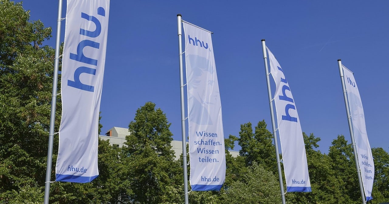 Düsseldorf: 500 Menschen demonstrieren gegen transphobe Professorin