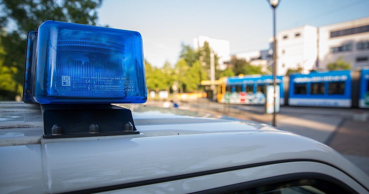 Nase und Jochbein gebrochen: Brutaler Angriff auf trans Frau in Dresden