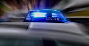 Neukölln: Unbekannter trat trans Frau gegen Kopf